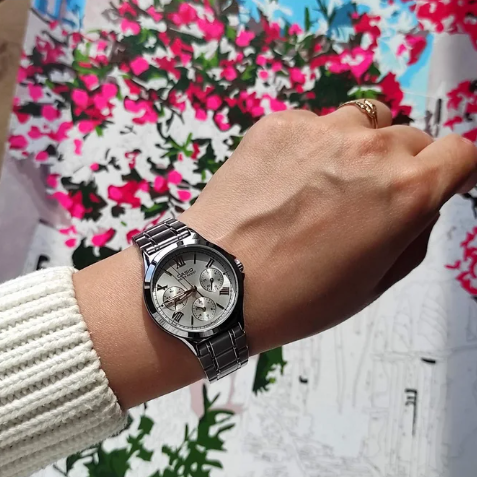Годинник Casio TIMELESS COLLECTION LTP-V300D-7A2 LTP-V300D-7A2 (A) фото