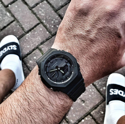 Годинник Casio G-SHOCK Classic GA-2100-1A1ER GA-2100-1A1ER фото