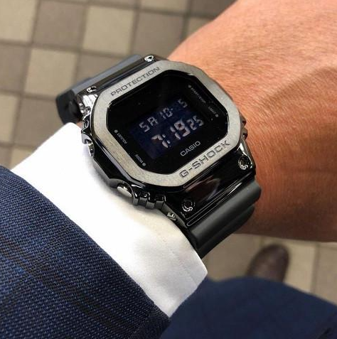 Годинник Casio G-SHOCK The Origin GM-5600-1ER GM-5600-1ER фото