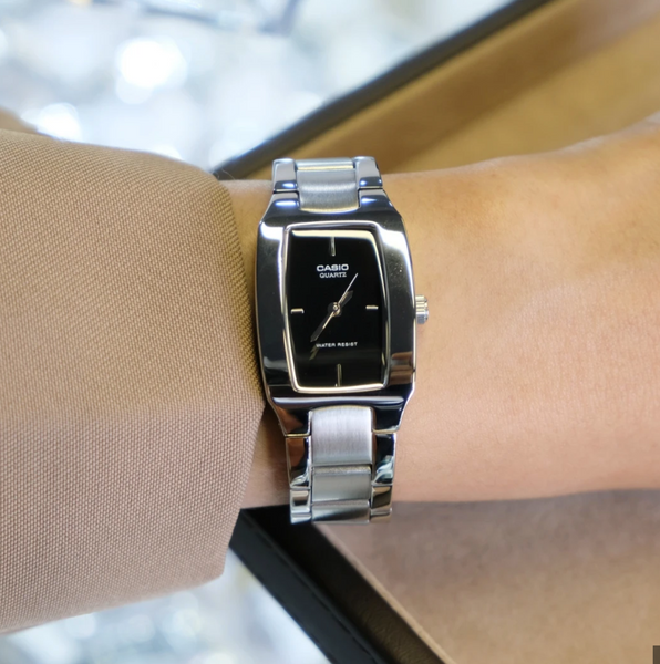 Годинник Casio TIMELESS COLLECTION LTP-1165A-1C2EF LTP-1165A-1C2 фото