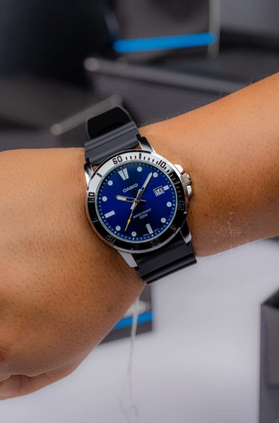 Годинник Casio TIMELESS COLLECTION MTP-VD01-2E MTP-VD01-2E фото
