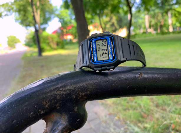 Годинник Casio TIMELESS COLLECTION F-105W-1AWYEF F-105W-1AWYEF фото