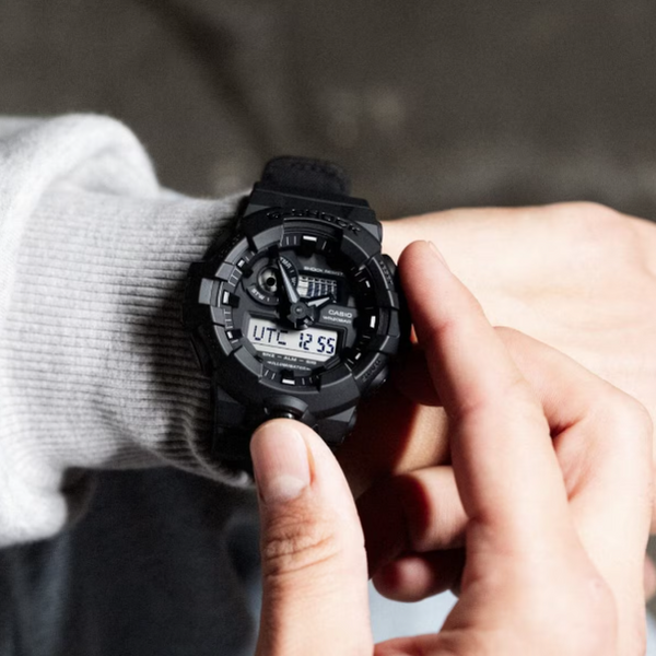 Годинник Casio G-SHOCK Classic GA-700BCE-1AER GA-700BCE-1AER фото