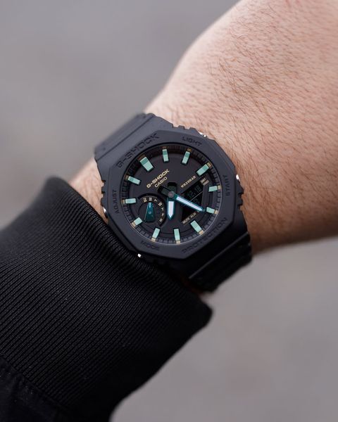 Годинник Casio G-SHOCK Classic GA-2100RC-1AER GA-2100RC-1AER фото