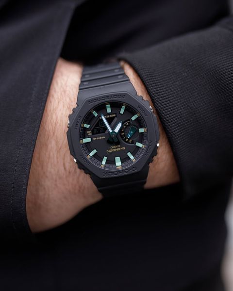 Годинник Casio G-SHOCK Classic GA-2100RC-1AER GA-2100RC-1AER фото