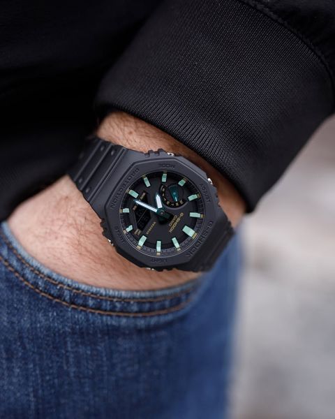 Годинник Casio G-SHOCK Classic GA-2100RC-1AER GA-2100RC-1AER фото