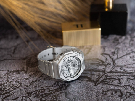 Годинник Casio G-SHOCK Classic GA-2100FF-8AER GA-2100FF-8AER фото