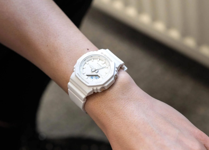 Годинник Casio G-SHOCK Classic GMA-P2100-7AER GMA-P2100-7AER фото